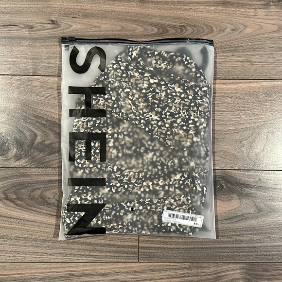 SHEIN High Waisted Skirt with Leg Slit - Picture 5 of 5